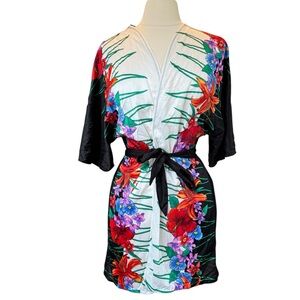 Vintage 70s Robe Nylon Floral Black Woman’s Sz XL  Belted Hawaiian